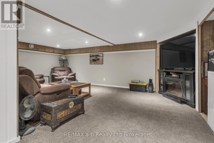 Photo 27 at 18 E Queen Street, Beachville, Ingersoll
