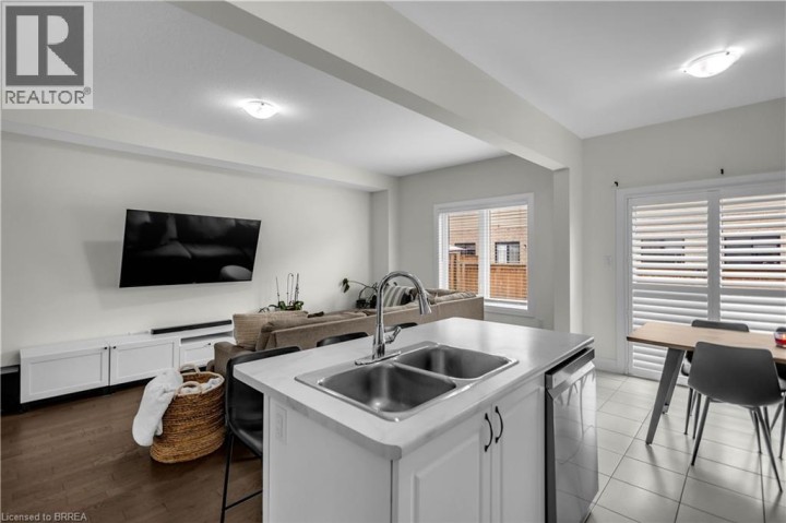 Photo 11 at 536 Grey Street, Echo Place, Brantford