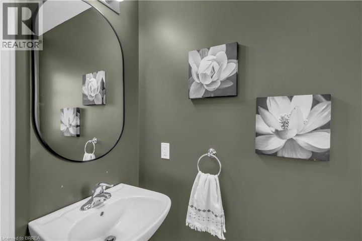 Photo 14 at 536 Grey Street, Echo Place, Brantford