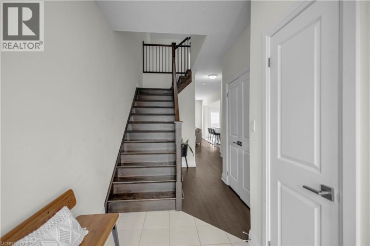 Photo 3 at 536 Grey Street, Echo Place, Brantford