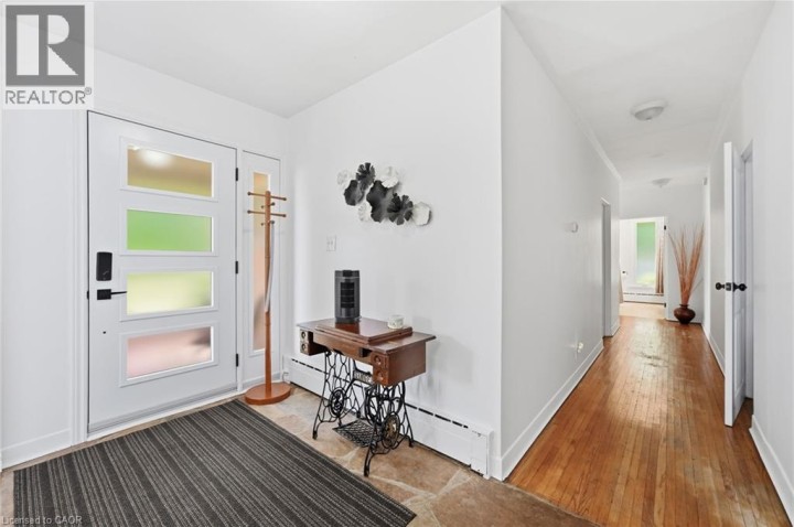 Photo 13 at 1432 E Colborne Street, Se Rural, Brantford