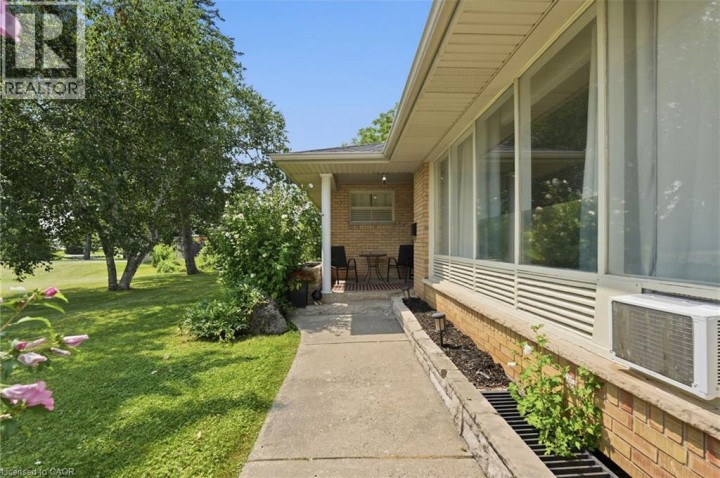 Photo 12 at 1432 E Colborne Street, Se Rural, Brantford