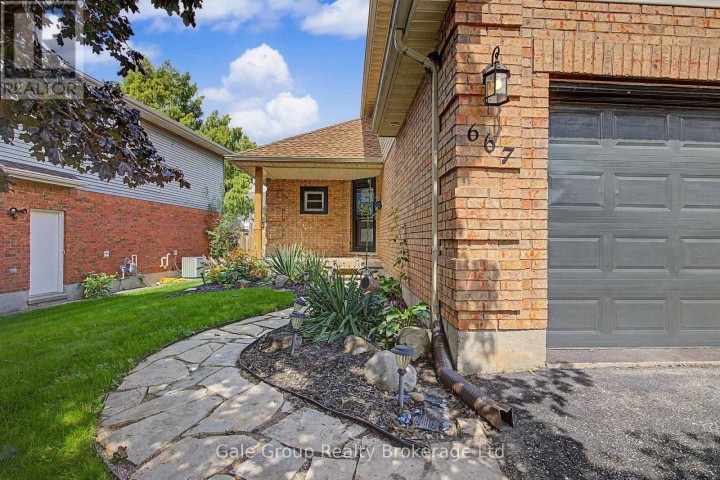 Photo 2 at 667 N Springbank Avenue, Woodstock - North, Woodstock