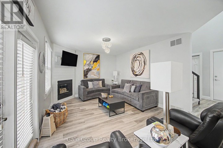 Photo 5 at 667 N Springbank Avenue, Woodstock - North, Woodstock
