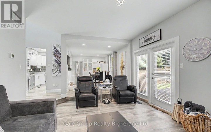 Photo 7 at 667 N Springbank Avenue, Woodstock - North, Woodstock