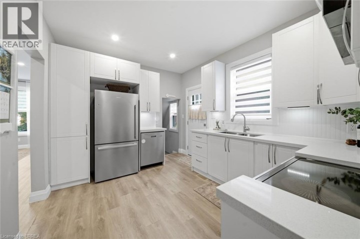 Photo 15 at 14 Allenby Avenue, Eagle Place East, Brantford