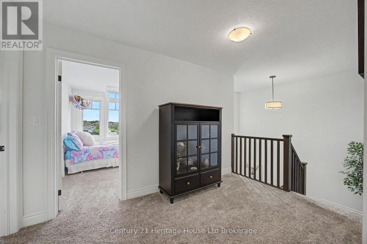 Photo 11 at 18 Darlison Drive, Ingersoll (Thamesford), Ingersoll