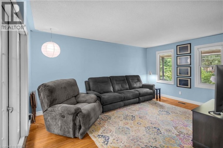 Photo 10 at 490 Devonshire Avenue, Woodstock - North, Woodstock
