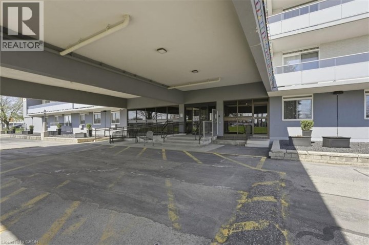 Photo 2 at 506 - 640 West Street, Fairview / Greenbrier, Brantford