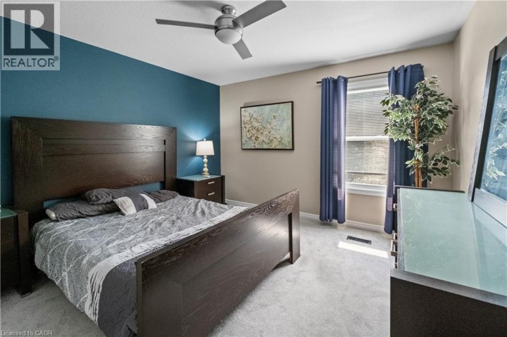 Photo 12 at 63 Donegal Drive, Donegal / Mcguiness, Brantford
