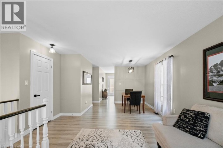 Photo 4 at 63 Donegal Drive, Donegal / Mcguiness, Brantford