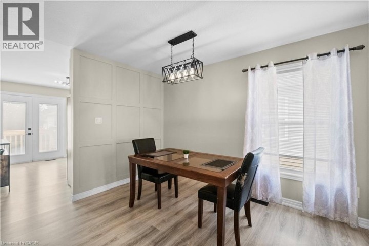 Photo 5 at 63 Donegal Drive, Donegal / Mcguiness, Brantford