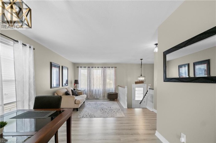 Photo 6 at 63 Donegal Drive, Donegal / Mcguiness, Brantford