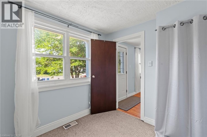 Photo 14 at 123 Morton Avenue, North Park / Wood St., Brantford