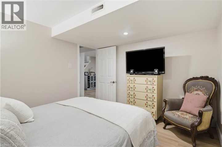 Photo 30 at 47 Kensington Avenue, Rosedale / Gable Height, Brantford