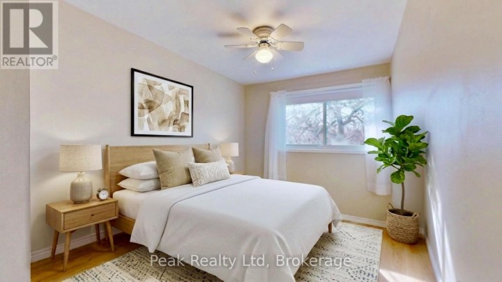 Photo 11 at 122 Keats Drive, Woodstock - South, Woodstock