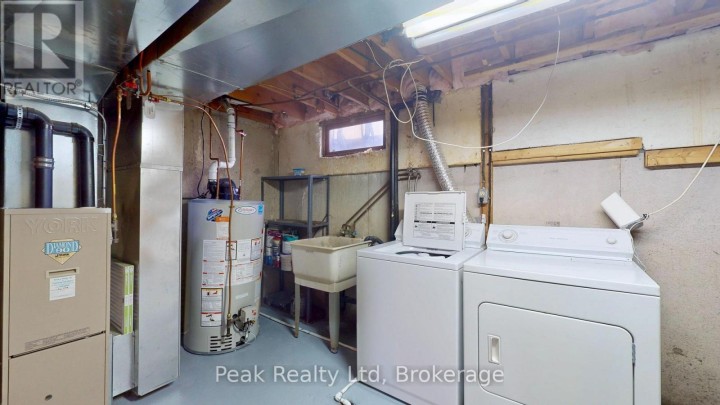 Photo 18 at 122 Keats Drive, Woodstock - South, Woodstock