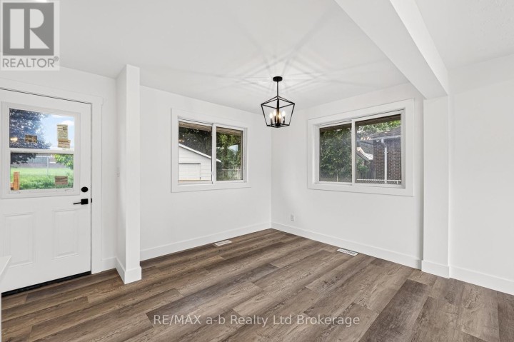 Photo 11 at 317 Russell Street, Woodstock - South, Woodstock