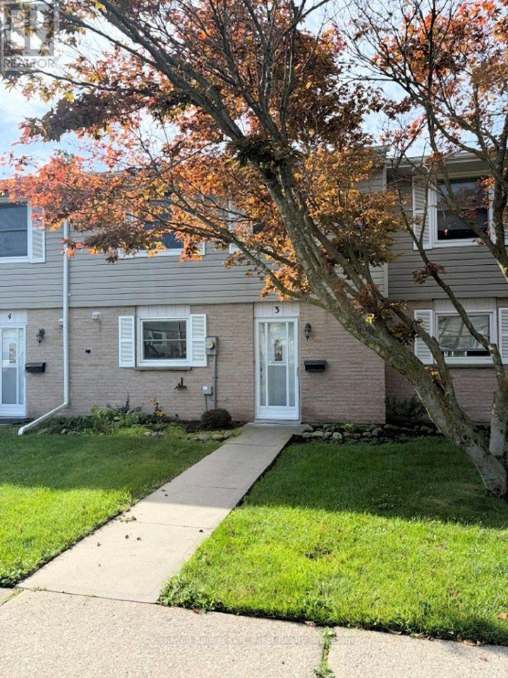 Photo 1 at 3 - 150 E Concession Street, Tillsonburg