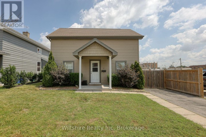 Photo 1 at 52 Bidwell Street, Tillsonburg