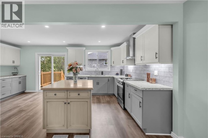 Photo 15 at 4 Dowden Avenue, Donegal / Mcguiness, Brantford