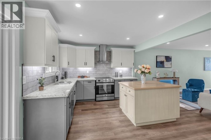 Photo 14 at 4 Dowden Avenue, Donegal / Mcguiness, Brantford
