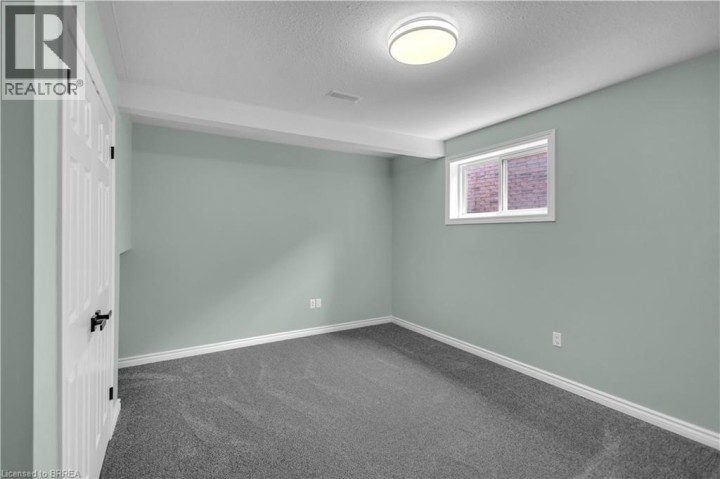 Photo 32 at 4 Dowden Avenue, Donegal / Mcguiness, Brantford