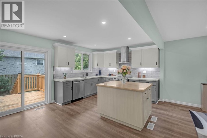 Photo 13 at 4 Dowden Avenue, Donegal / Mcguiness, Brantford