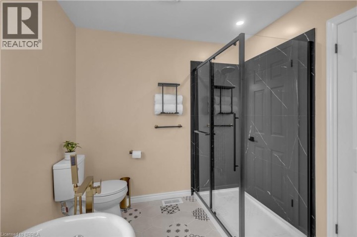 Photo 23 at 4 Dowden Avenue, Donegal / Mcguiness, Brantford