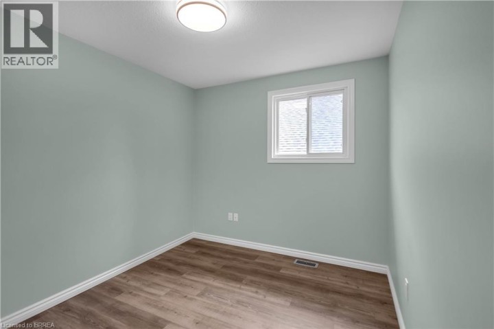 Photo 20 at 4 Dowden Avenue, Donegal / Mcguiness, Brantford