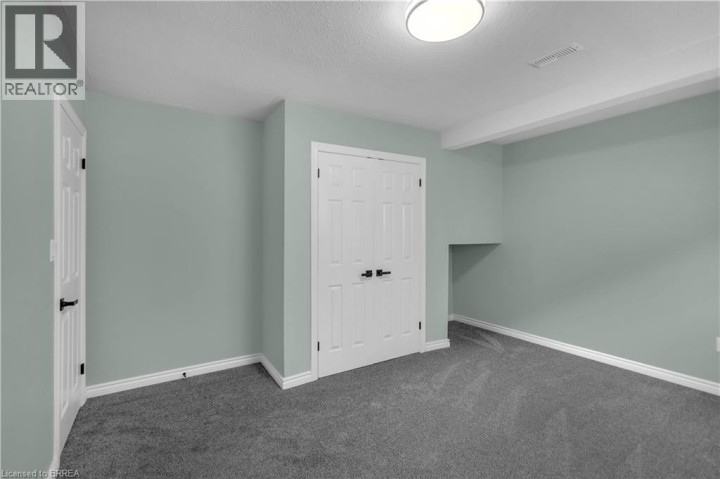 Photo 33 at 4 Dowden Avenue, Donegal / Mcguiness, Brantford