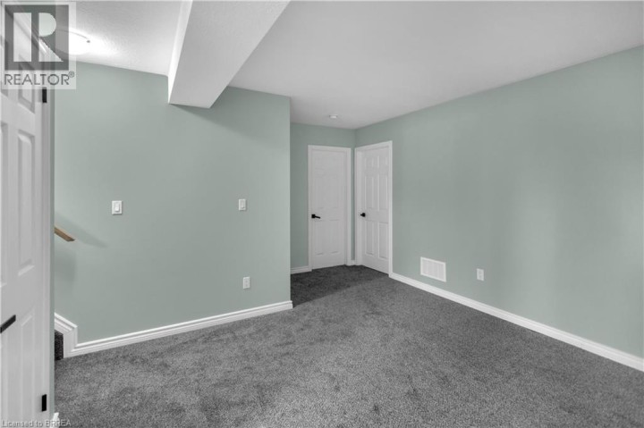 Photo 28 at 4 Dowden Avenue, Donegal / Mcguiness, Brantford