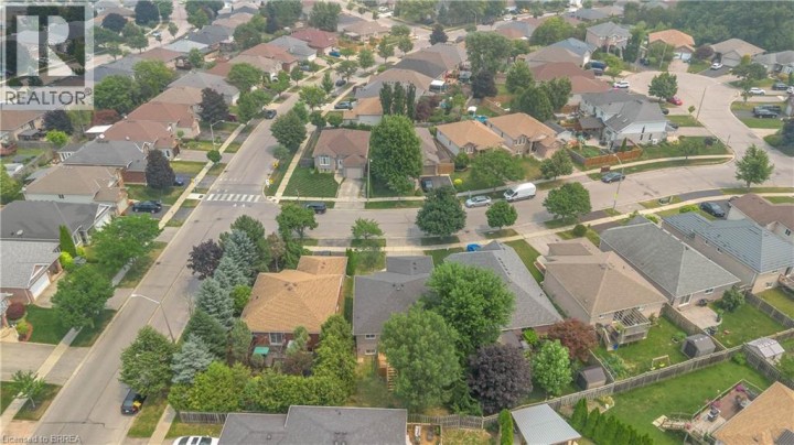 Photo 48 at 4 Dowden Avenue, Donegal / Mcguiness, Brantford