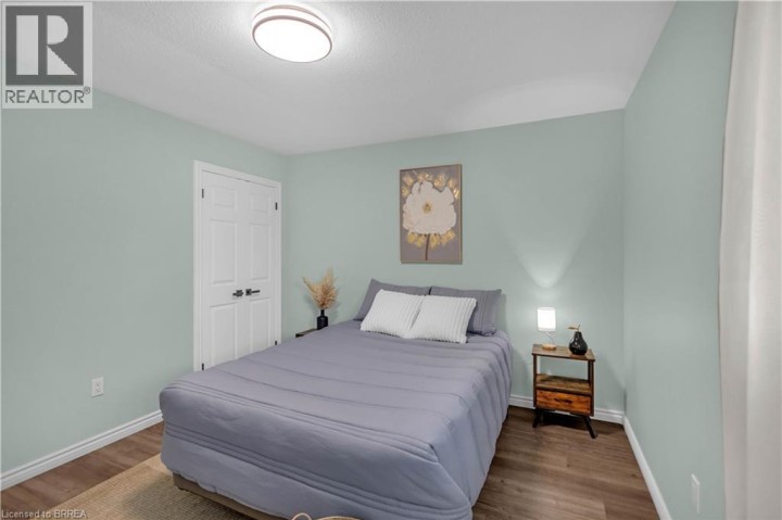 Photo 18 at 4 Dowden Avenue, Donegal / Mcguiness, Brantford