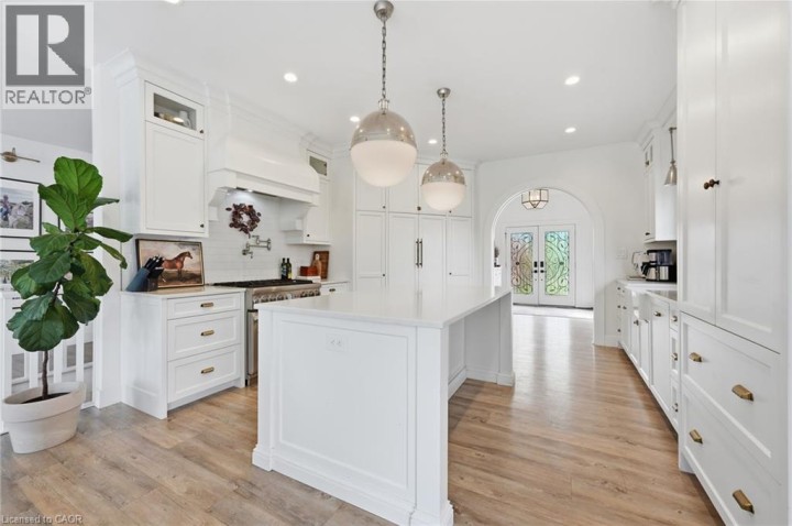 Photo 10 at 1422 E Colborne Street, Se Rural, Brantford