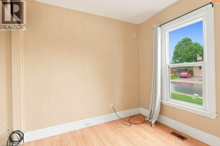 Photo 9 at 69 Stanley Street, Echo Place, Brantford