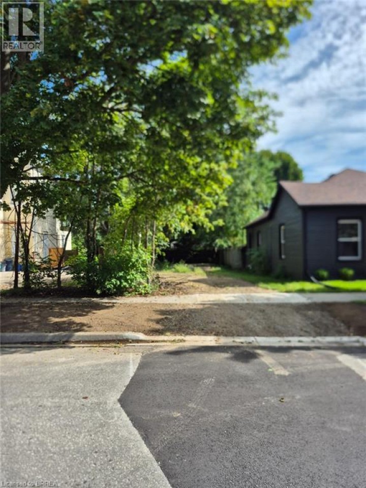 Photo 10 at 51 Pearl Street, North Ward, Brantford