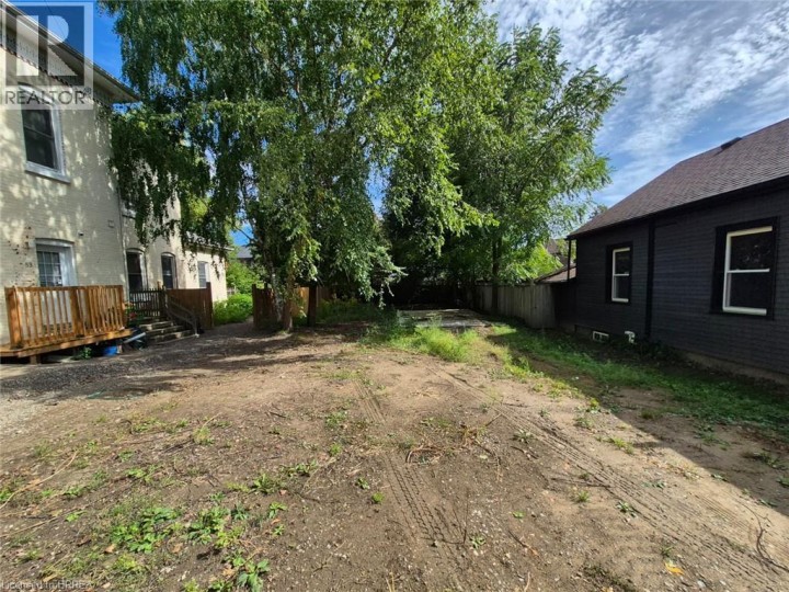 Photo 8 at 51 Pearl Street, North Ward, Brantford