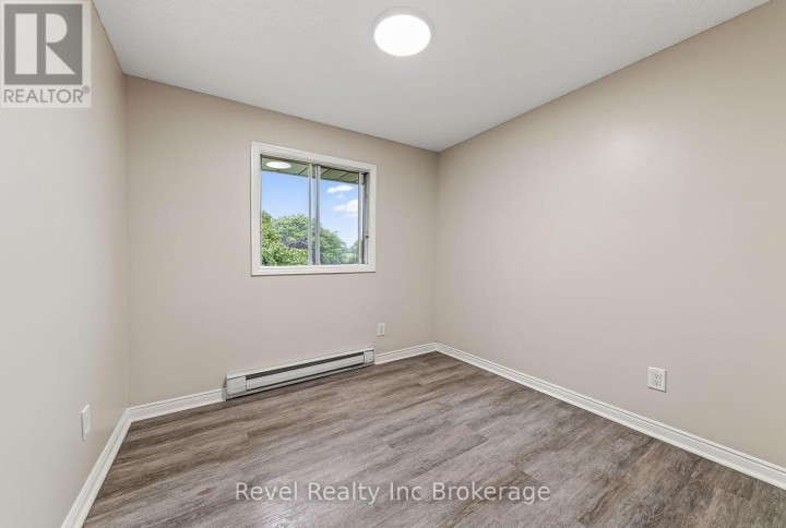 Photo 28 at 995 Cree Avenue, Woodstock - North, Woodstock