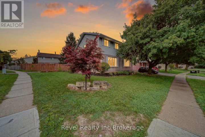 Photo 4 at 995 Cree Avenue, Woodstock - North, Woodstock