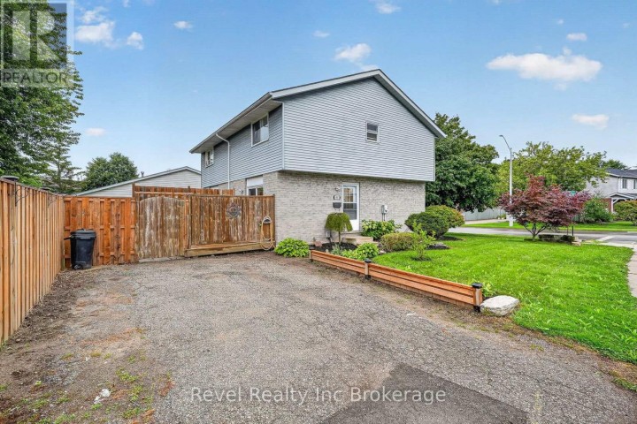 Photo 6 at 995 Cree Avenue, Woodstock - North, Woodstock