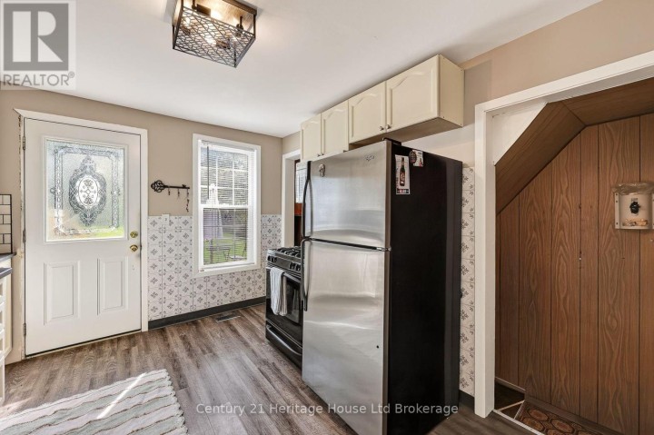 Photo 13 at 138 Main Street, Woodstock - South, Woodstock