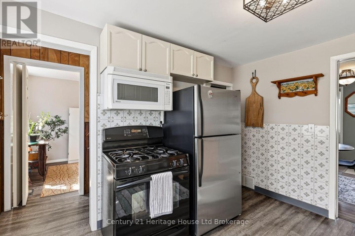 Photo 16 at 138 Main Street, Woodstock - South, Woodstock