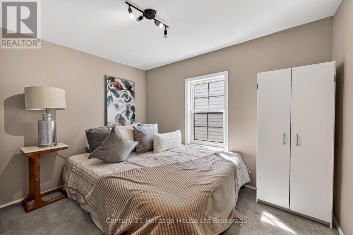 Photo 18 at 138 Main Street, Woodstock - South, Woodstock