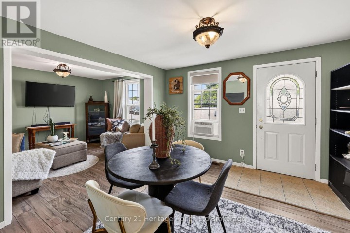 Photo 5 at 138 Main Street, Woodstock - South, Woodstock