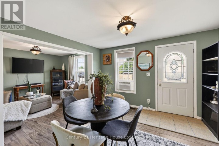 Photo 6 at 138 Main Street, Woodstock - South, Woodstock