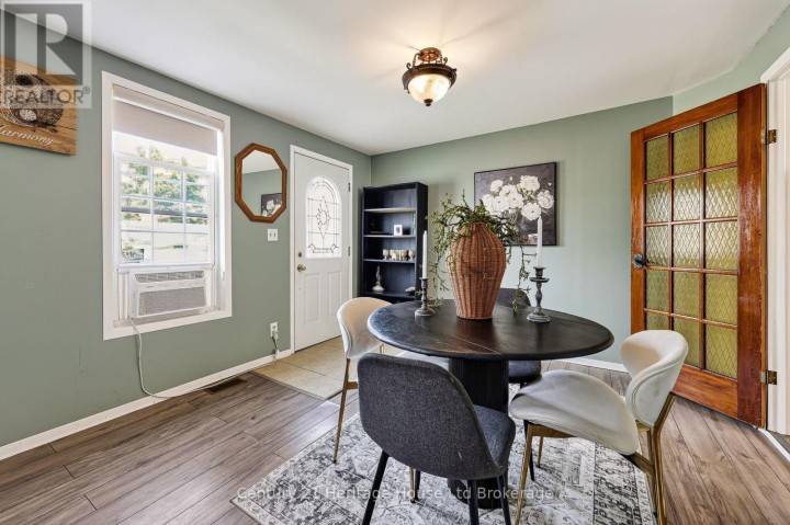 Photo 8 at 138 Main Street, Woodstock - South, Woodstock