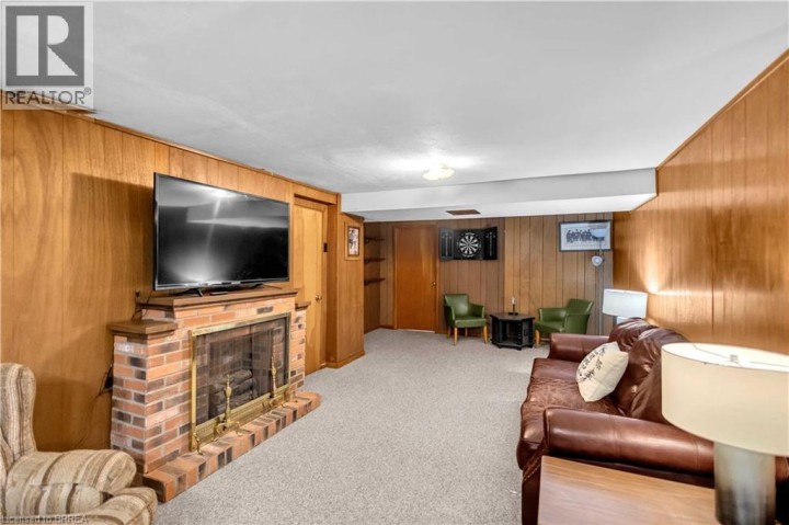 Photo 22 at 18 Kingsmount Crescent, Sw Rural, Brantford