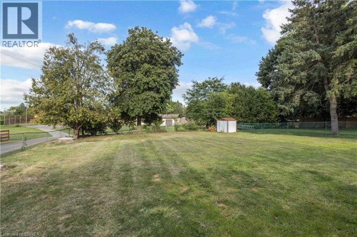 Photo 6 at 18 Kingsmount Crescent, Sw Rural, Brantford