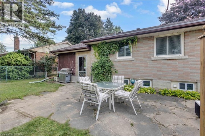 Photo 31 at 18 Kingsmount Crescent, Sw Rural, Brantford